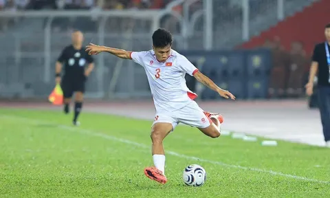 HLV Vũ Hồng Việt xác nhận Văn Vĩ lỡ FIFA ASEAN Cup 2026