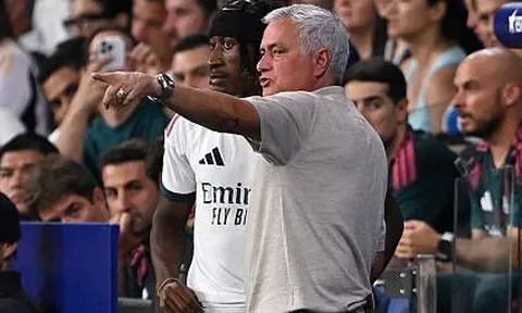 Nước cờ cao tay của Jose Mourinho với Yan Diomande