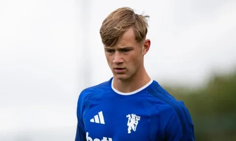 Carrick đặc cách đôn "thần đồng" Jim Thwaites lên đội một MU