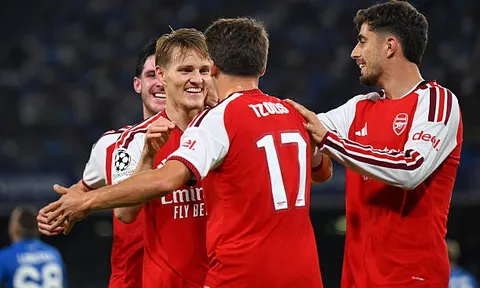 Siêu phẩm của Odegaard giúp Arsenal thắng nhọc Napoli tại Champions League