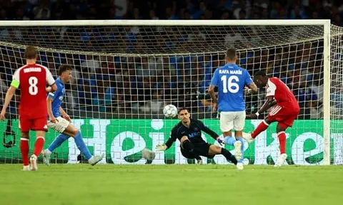 Arsenal hạ Napoli nhưng báo động đỏ khâu dứt điểm