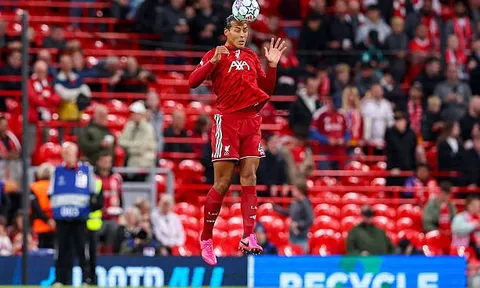 Liverpool sẵn sàng trói chân Van Dijk thêm hai năm