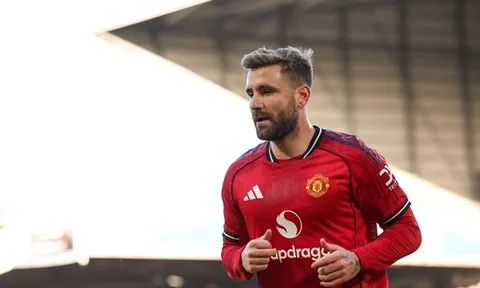 Carrick lên tiếng về khả năng ra sân của Shaw ở derby Manchester