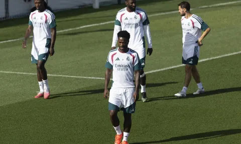 Emmanuel Petit nêu vấn đề của Vinicius nếu đến Arsenal