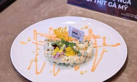 Salad Nga thịt gà Mỹ: Món khai vị nhẹ nhàng gắn kết bữa cơm Đoàn Viên