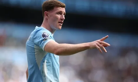 Anderson tiết lộ Foden vẫn ăn mừng sau thẻ đỏ