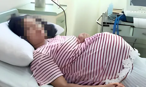 Sản phụ vừa sinh đôi cặp long phụng, bác sĩ chuẩn bị khâu vết mổ thì ngỡ ngàng: Vẫn còn một em bé nữa!