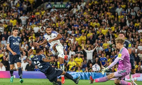Đè bẹp Newcastle 4-1, Leeds chễm chệ ở top 3 NHA