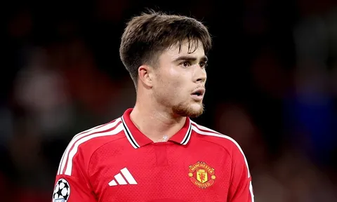 Đã đến lúc Carrick đặt niềm tin vào Harry Amass