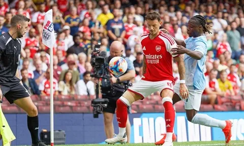 Vòng luẩn quẩn chấn thương của White và Timber ở Arsenal