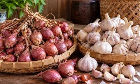 Đừng để hành tỏi vừa mua đã mọc mầm, mềm nhũn: 6 cách bảo quản lâu hỏng, ít thối móp