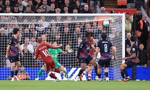 Liverpool thắng áp đảo Tottenham nhờ loạt siêu phẩm đỉnh cao