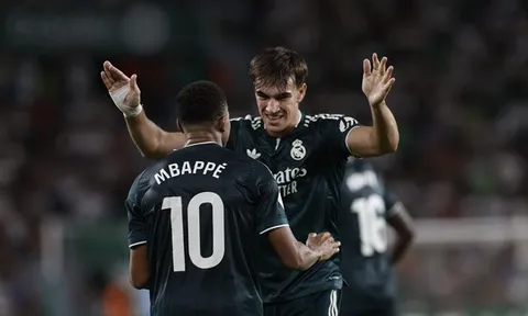 Espi sắm vai người hùng, Real Madrid vượt ải Elche phút bù giờ