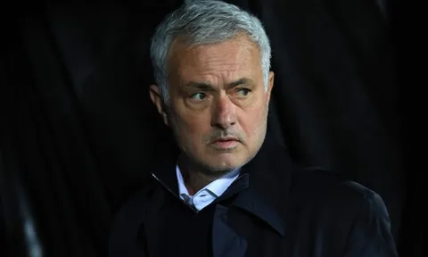 Mourinho thừa nhận Real Madrid tự làm khó mình trước Elche