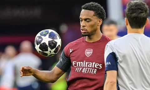 Arteta nêu lý do không đăng ký Jurrien Timber trước Ipswich