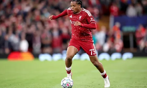Romano xác nhận Arsenal muốn cuỗm Ngumoha