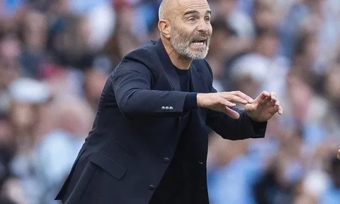 Maresca nhắc Man United nợ Man City lời xin lỗi
