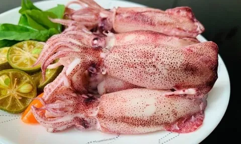 Cách luộc mực giòn sần sật, ngọt lừ