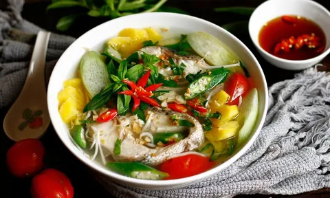 Nấu canh cá cho nước sôi hay nước lạnh