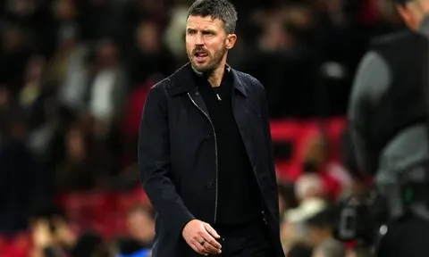 Man Utd khủng hoảng vì Carrick và Wilcox liên tiếp sai lầm