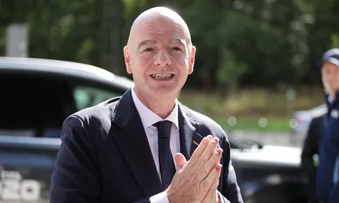 Chủ tịch FA yêu cầu Infantino công khai tài liệu World Cup