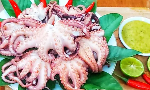 Cách luộc bạch tuộc giòn sần sật, ngọt lừ