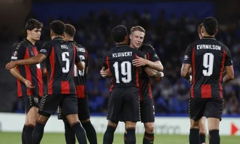 Justin Kluivert lập công, Bournemouth hạ Real Sociedad 2-1 ở Europa League