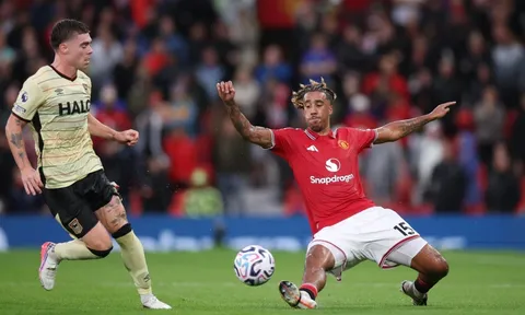Man Utd và nghịch lý ở vị trí trung vệ