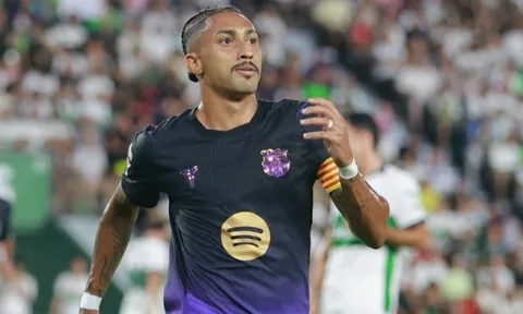 Barca gặp khó vì đòi hỏi lương cao của Raphinha