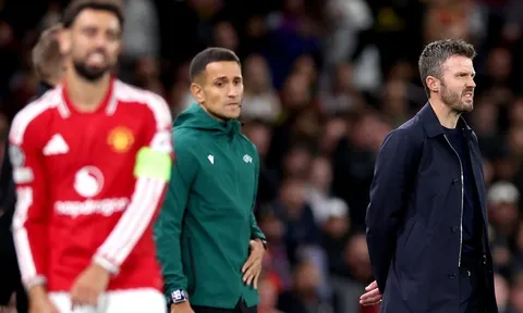 Sự bình yên mong manh của Michael Carrick ở Man Utd
