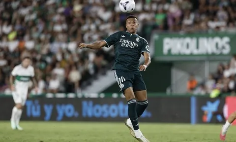 Rời bỏ Nike, Mbappe bắt tay cùng Federer và Thierry Henry