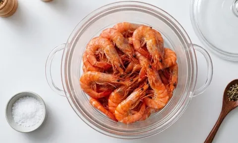 Cách luộc tôm không cần nước, thịt đỏ au, ngọt lịm