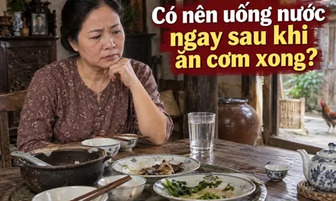 Có nên uống nước ngay sau khi ăn cơm xong?
