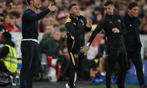 Alonso bị nghi dằn mặt ban lãnh đạo Chelsea vì thiếu nhân sự