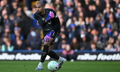 Fabregas hết lời khen Robert Sanchez sau khi gia nhập Como