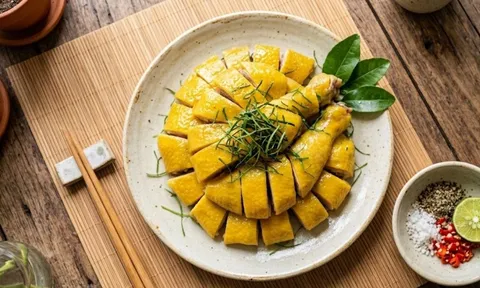 Luộc gà không dùng nước, cần chuẩn bị nguyên liệu gì?