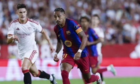 HLV Sevilla ngạc nhiên khi Raphinha hụt đề cử Quả bóng Vàng