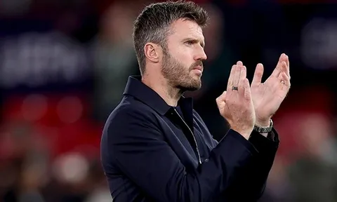 Carrick bảo vệ Leny Yoro sau thảm họa phòng ngự