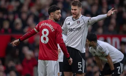 Viện binh trở lại tựa chiếc phao cứu sinh cho Michael Carrick