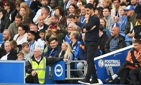 Arteta bế tắc nhìn hệ thống Arsenal sụp đổ trước Brighton