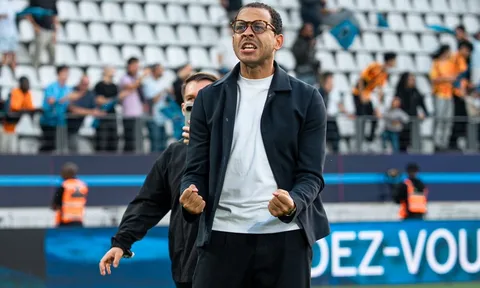 Lý do HLV Rosenior nổi điên gây xô xát ở Ligue 1
