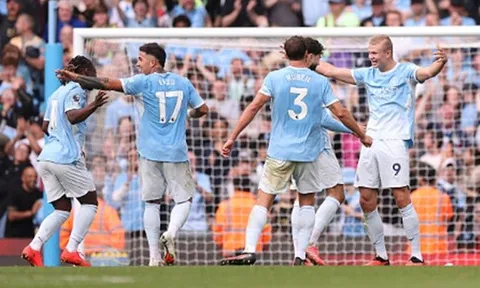 Man City hạ Sunderland 5-3 để giữ đỉnh bảng Ngoại hạng Anh