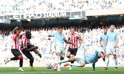 Màn trình diễn giúp Brian Brobbey xếp trên tất cả cầu thủ Man City