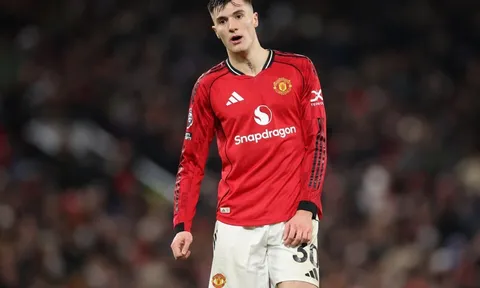Carrick nêu lý do Sesko vắng mặt trước Fulham