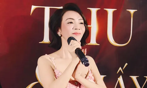 Thu Trang bật khóc trước tình cảm của khán giả, bất ngờ công bố phần mới của “Chị Mười Ba” và “Nụ hôn bạc tỷ”