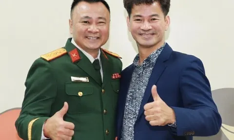 Tự Long - Xuân Bắc "như hình với bóng" cả ngày: Tình bạn hơn 30 năm từ thời sinh viên đến khi thành NSND, Giám đốc