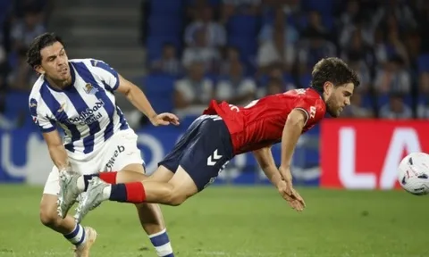Vì sao Man City và Liverpool quan tâm đến Jon Aramburu?