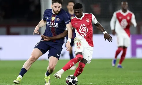 Zakaria khuyên Lamine Camara từ chối đến Chelsea