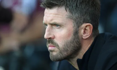 Huyền thoại Arsenal dự đoán Carrick bị Man Utd sa thải sớm