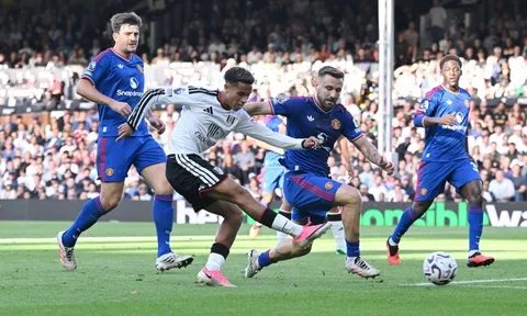 Liverpool có thể dùng Josh King để giải bài toán Florian Wirtz
